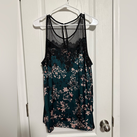 ❤️Maurices Teal and Black Floral Sleeveless Blouse - Picture 2 of 4